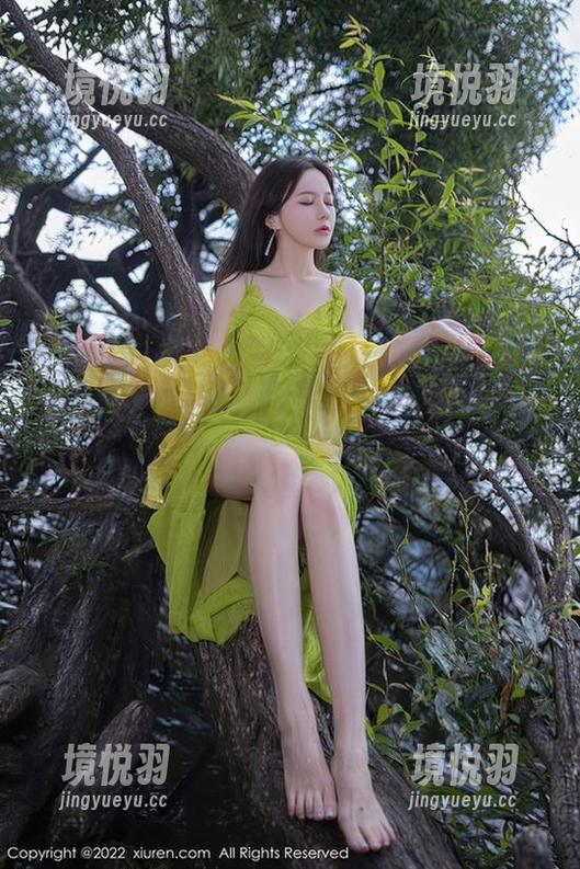秀人网 - 糖糖的连衣裙美图，分享我这神奇的裙子之旅吧！