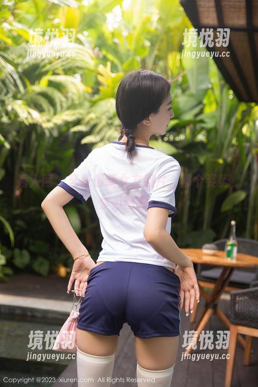 秀人网 - 艺轩最新女友照片，那个姿势，你们懂的。