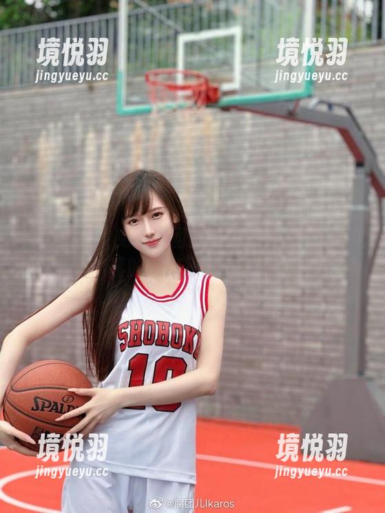 如果你还没见过腐团儿Ikaros的美脚图集，那你真的OUT了，快来下载吧！