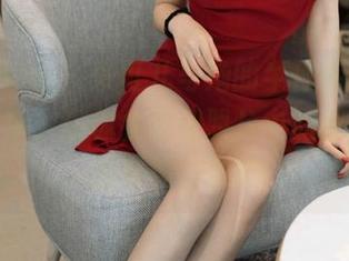 花漾show - 朱可儿与她的牛仔裤,原图虽然简单,但你会发现照片中的细腻滑动,越看越有意思!