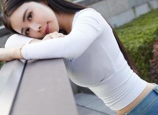 蜜桃社 - 有些夏天不那么肆无忌惮,萌美Moemi的无圣光套图让所有的温度都退缩了只为她一个人!