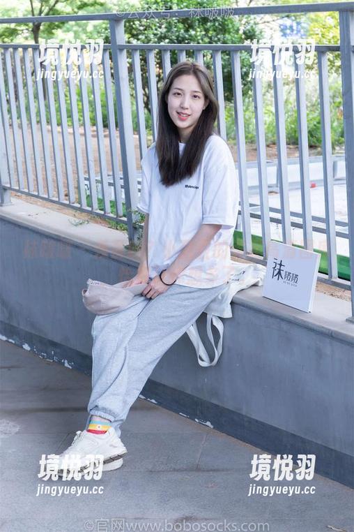 袜啵啵 - 羡慕吗？小甜豆的美足高清图库，恰好让你想多了。