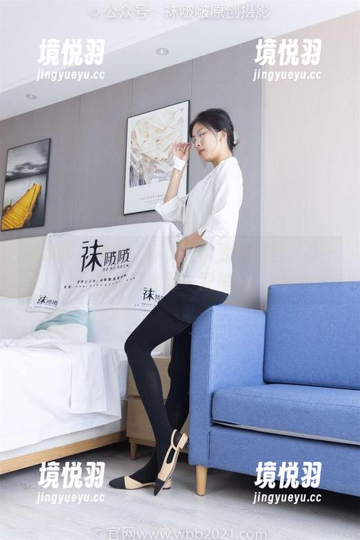 袜啵啵 - 图集：小甜豆的油亮黑丝，万千变化只为那一双脚尖！