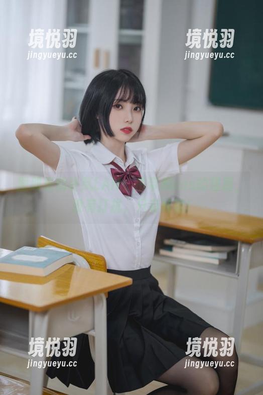 图册里的许岚LAN：吊带和cos的碰撞，没有打扰，只有纯欲!