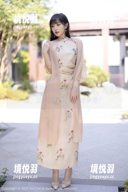 语画界 - 楚恬Olivia的高清写真，自信爆棚，连她的自拍都开始争艳！