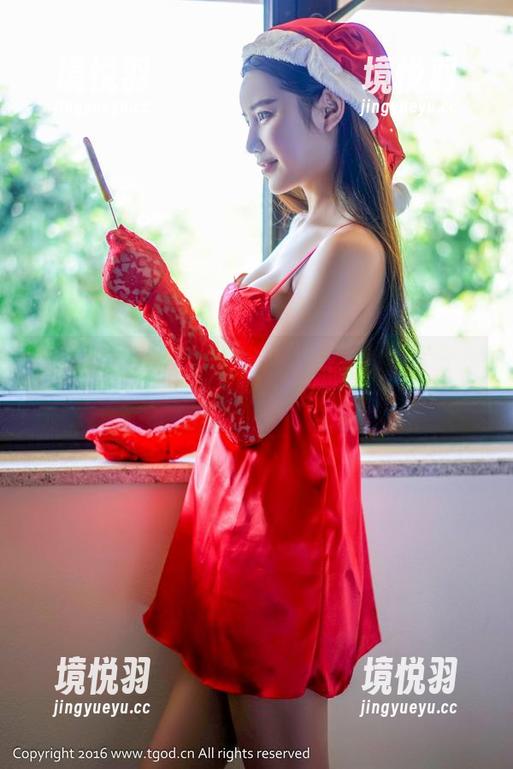 青豆客 - 裸足大作战！吕梦玉的写真分享，来看看这些快乐的脚丫！