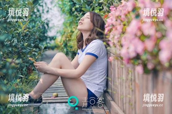 青豆客 - 免费把赵小米Kitty的镂空作品装进你的手机，顺便缓解一下疲惫